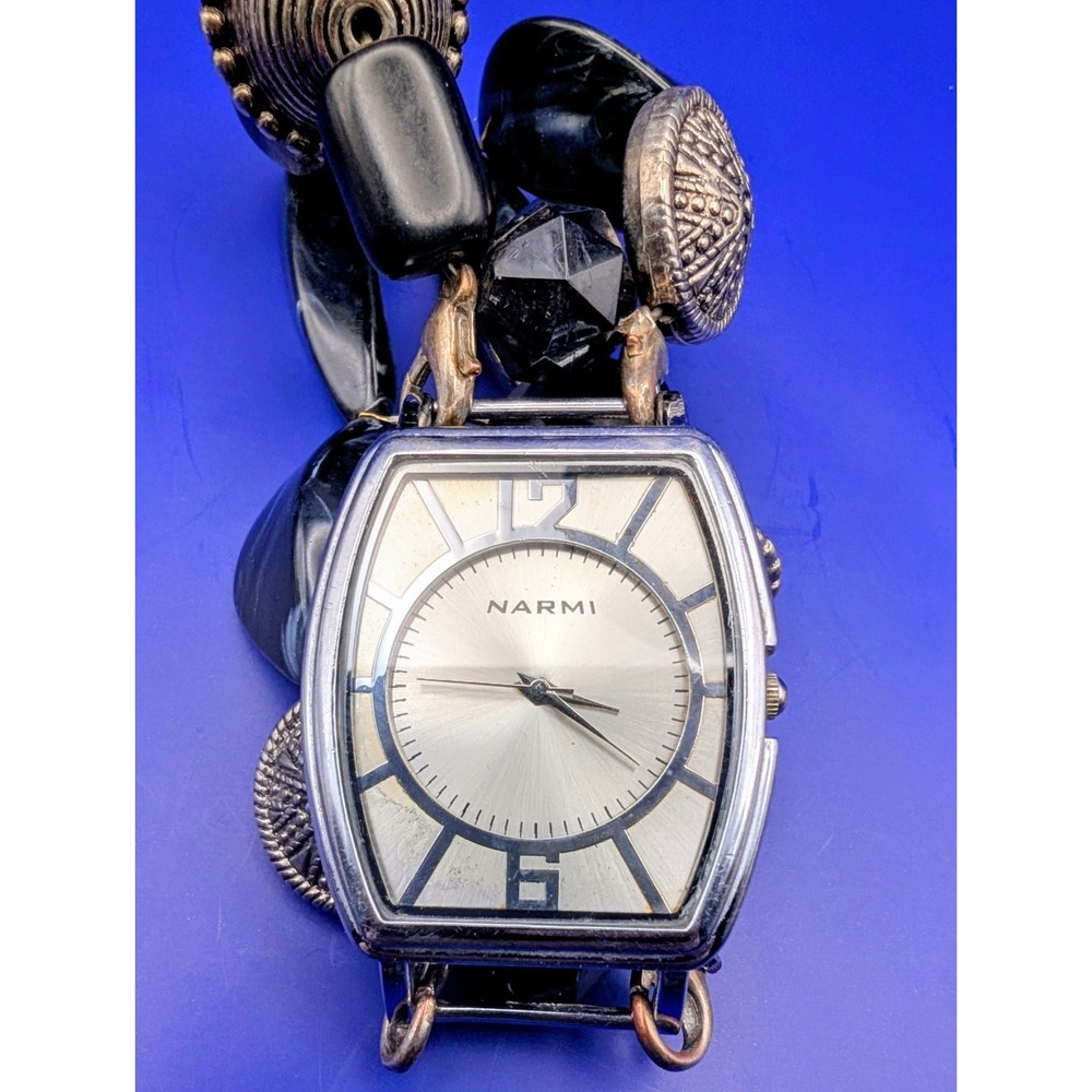 Narmi‎ Watch Women Dial Silver Black/Silver Beaded Stretch Band - New Battery